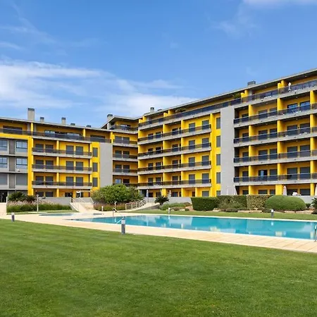 Luxury Sea View, Swimming Pool & Tennis Apartment